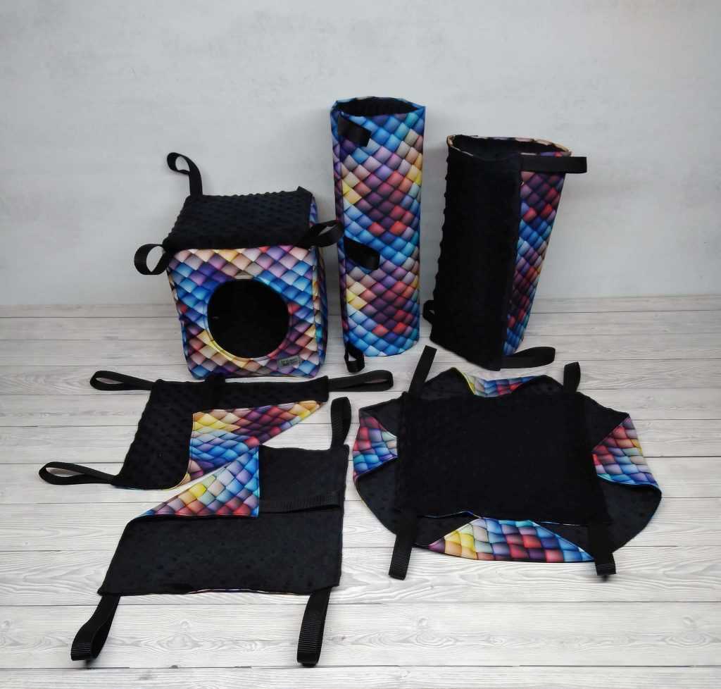 Kolorowe domki do klatki