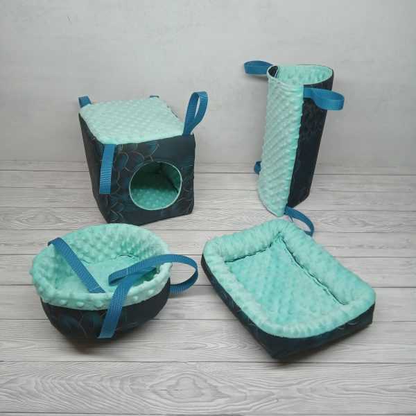 Kolorowe domki do klatki